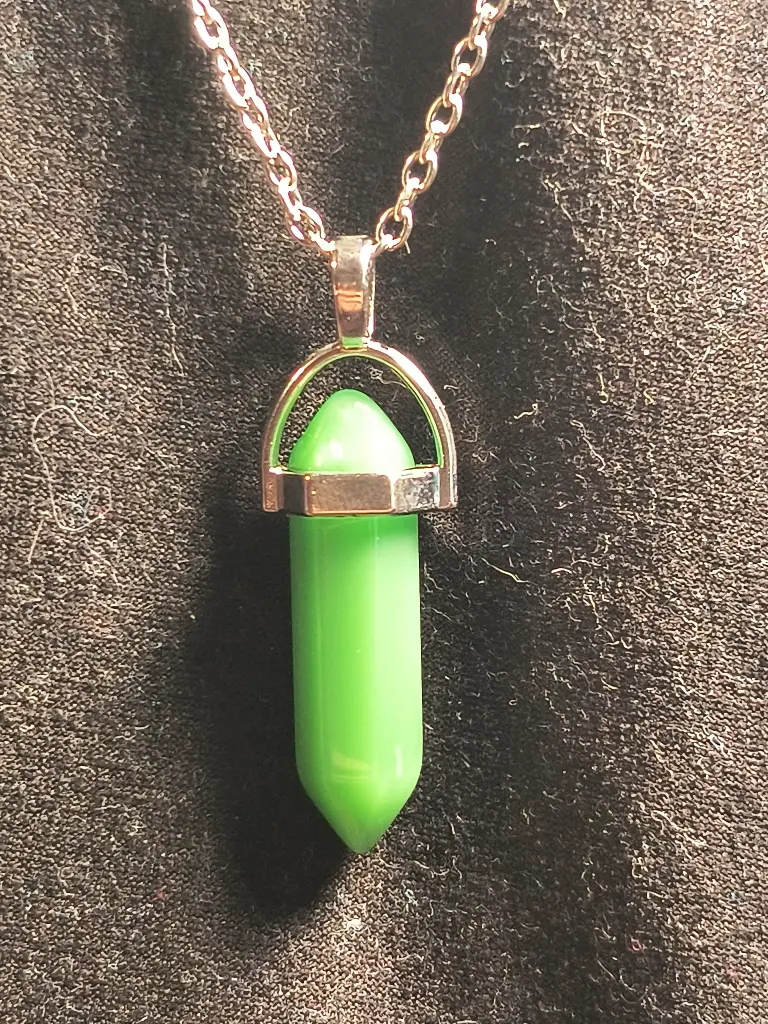 Silver Emerald Green Crystal Stone Pendant Necklace
